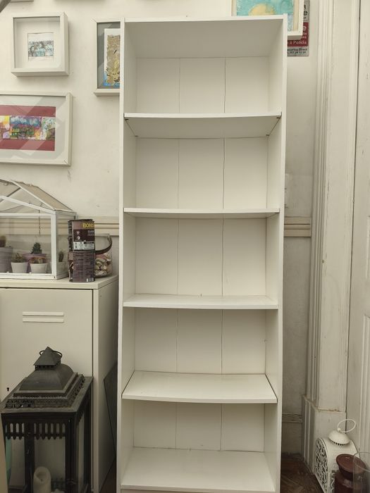 Estante branca IKEA