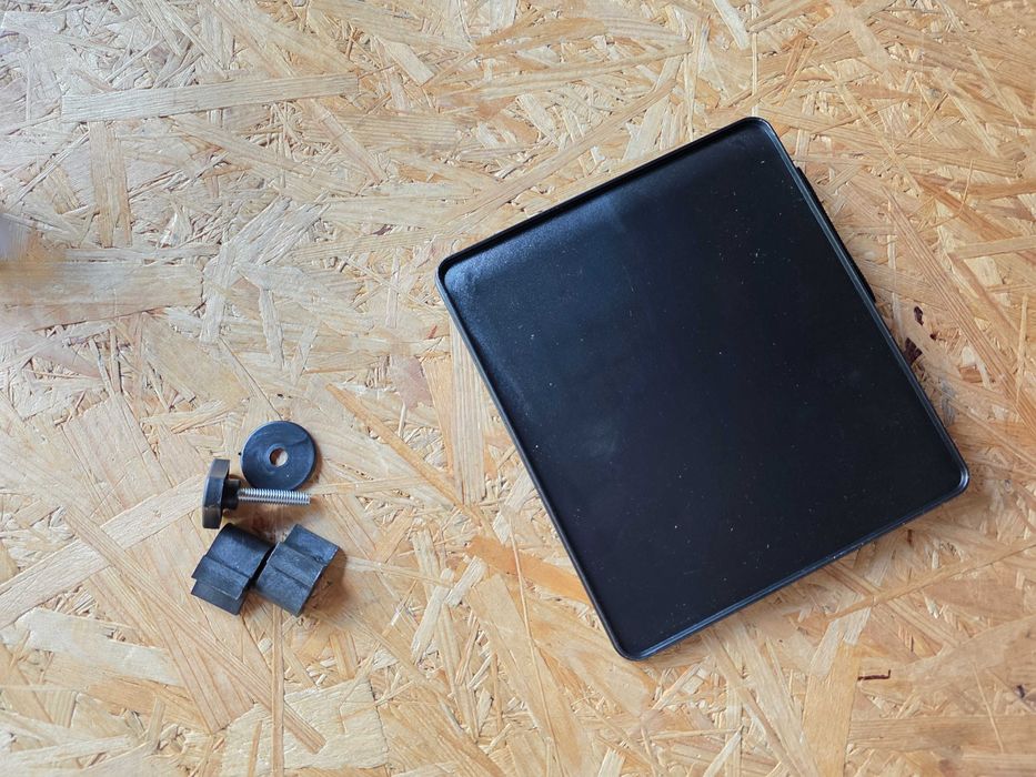 Regulowany Stolik Pod Laptopa Nestling – Komfort Pracy w Każdym Miejscu