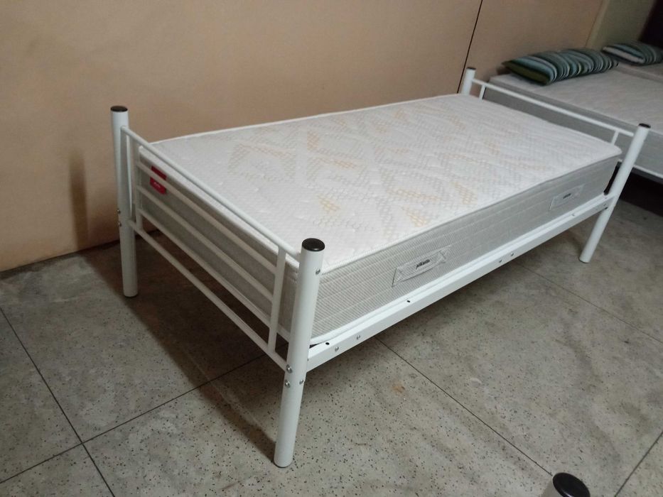 Cama de solteiro completa
