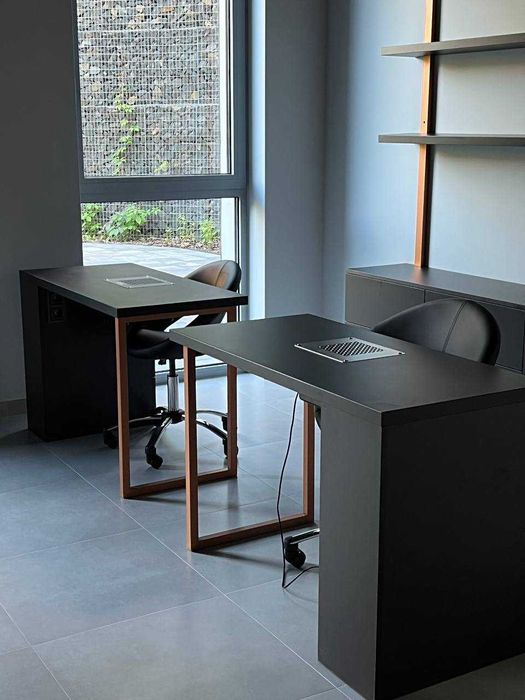 Манікюрний стіл для майстра