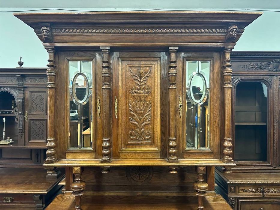 Антикварний сервант вітрина креденс 3996