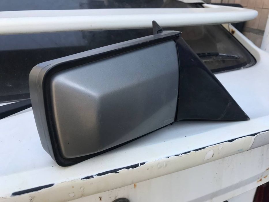 Продам зеркало правое Mercedes 126