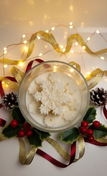 Świeca sojowa ze śnieżynkami/płatkami śniegu