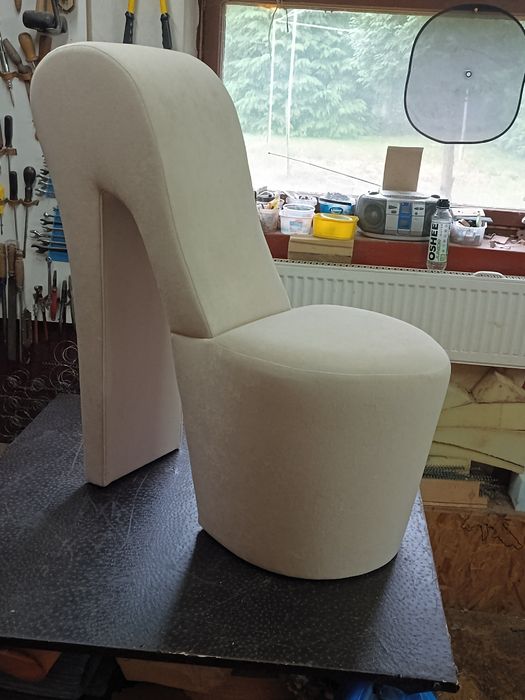 Tapicer, renowacja tapicerki mebli antycznych i nowoczesnych,