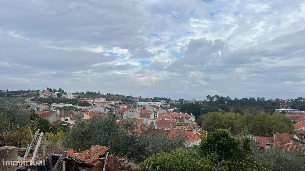 Ruína com terreno e poço no centro histórico de Proença-a-Nova || Vist