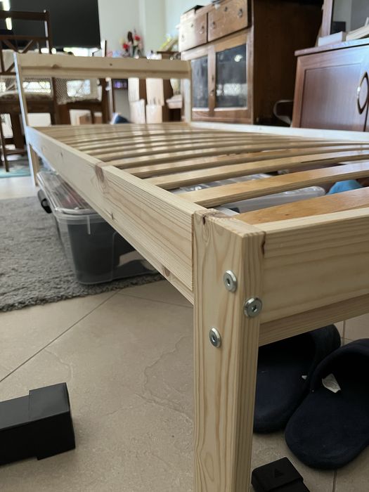 Neiden cama ikea