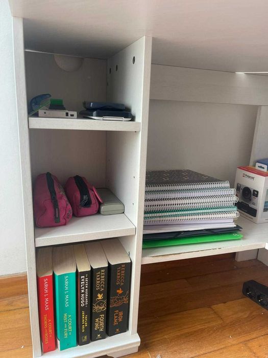 Secretária branca do IKEA