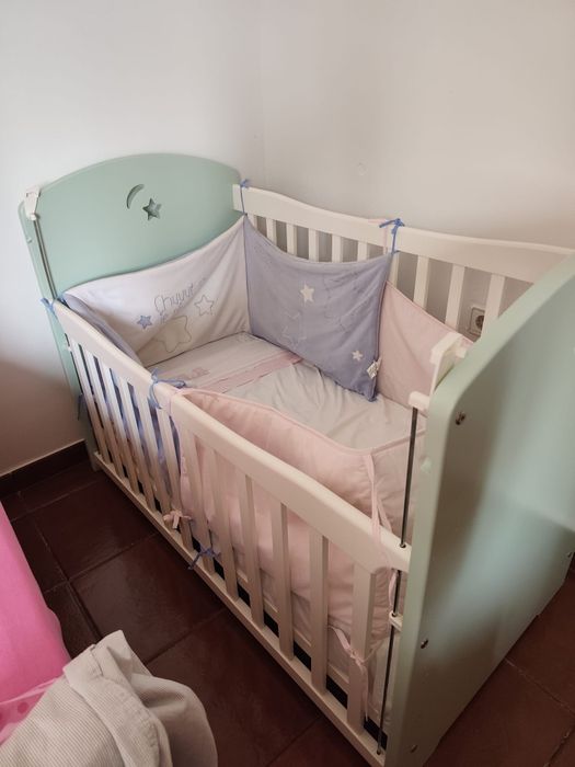 Vendo cama de bebê nova