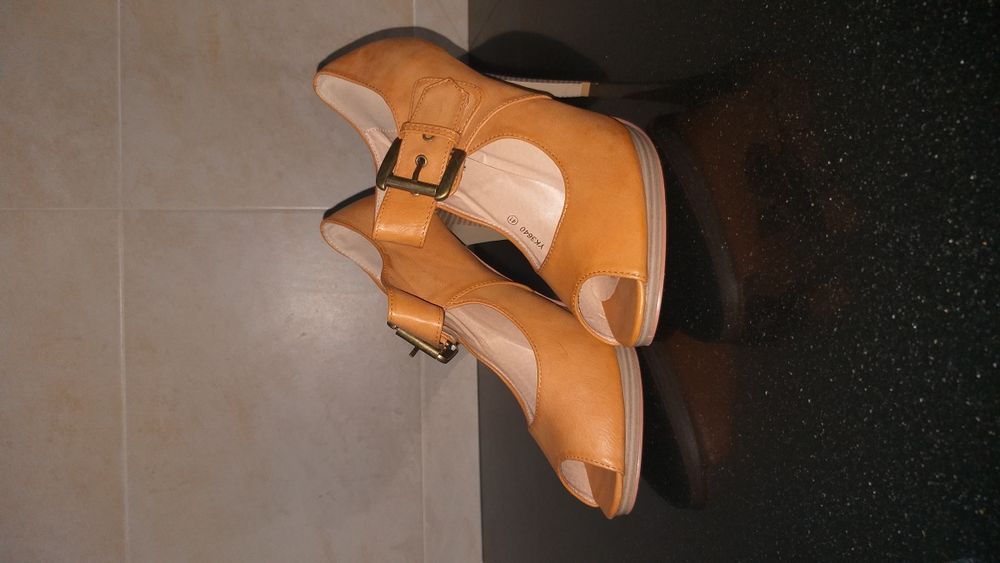 Sapatos de senhora novos n° 41