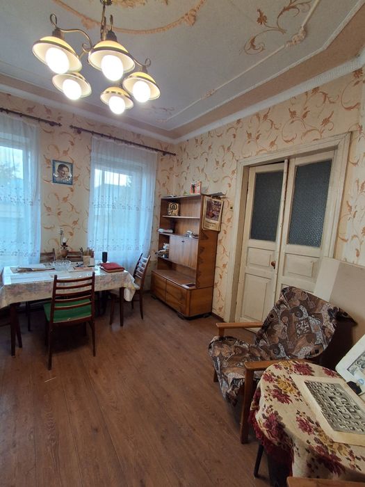 Продам цегляний будинок в Дергачах, район вокзалу. Сертифікат так.