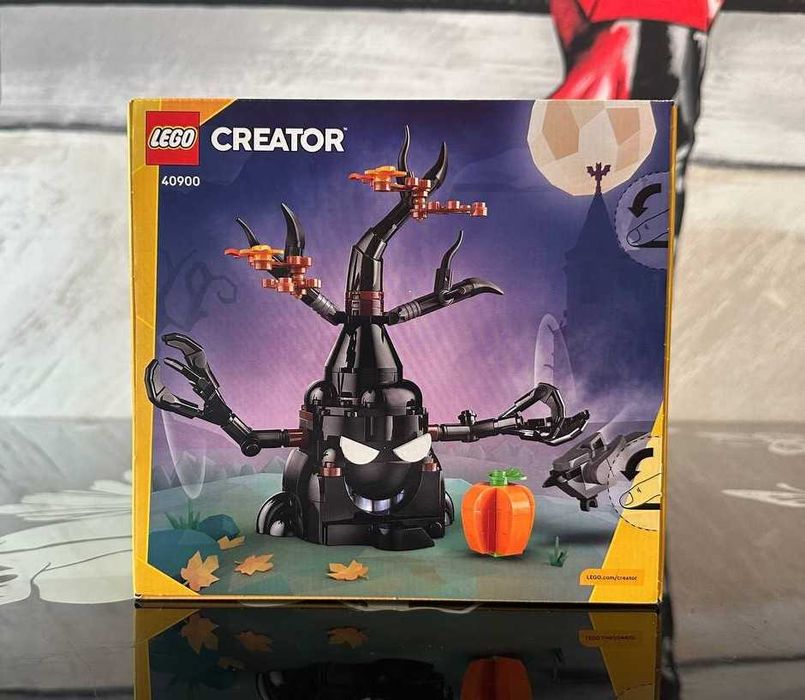 Конструктор LEGO Creator 40900 Scary Haunted Tree