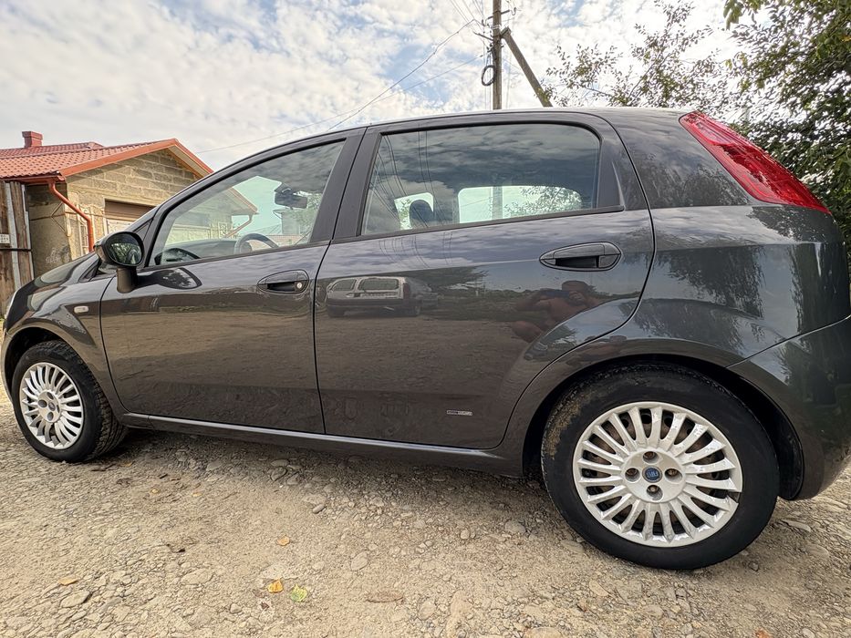 Фіат пунто         .