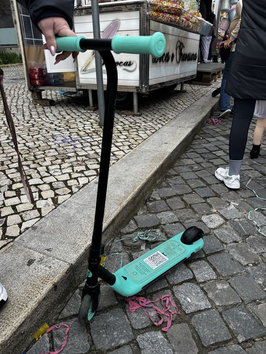 Trotinete elétrica infantil