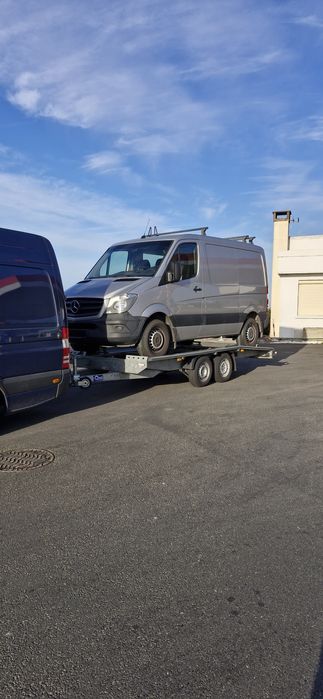 Atrelado porta carros Blyss 450x210cm. Peso brutto rebocavel 3000kg.