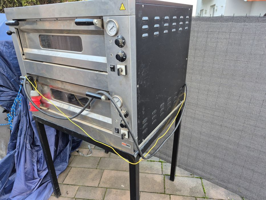 Piec do pizzy  Redfox. Pare razy użyty