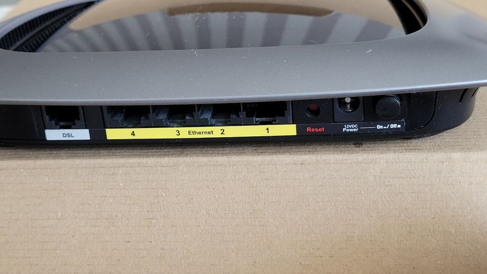 Router ADSL Cisco Linksys WAG160N.