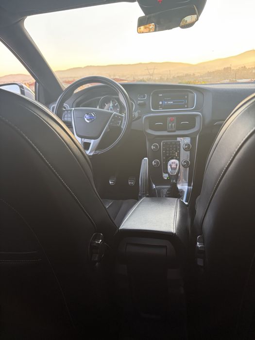 Volvo V40 - R Design
