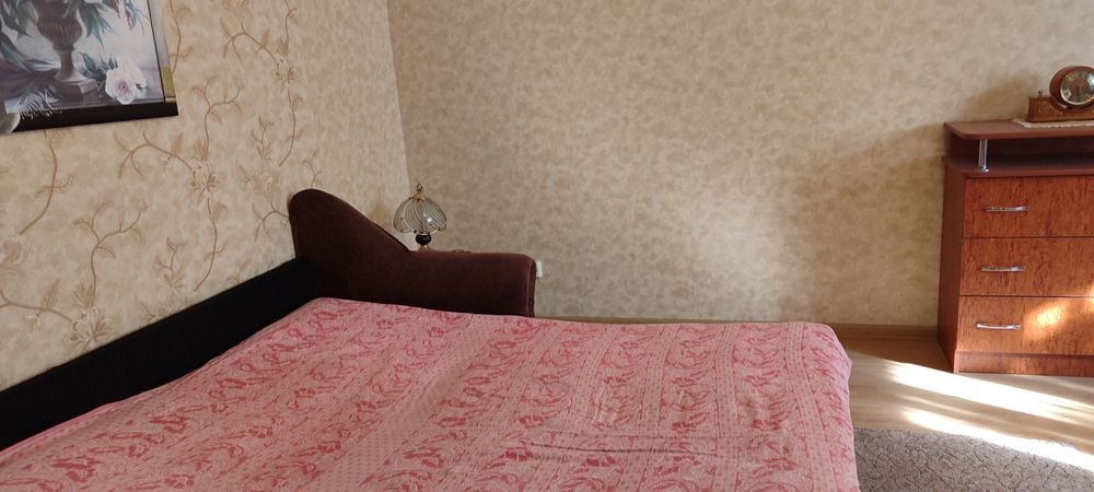 Здам 1 кВ на Грушевського