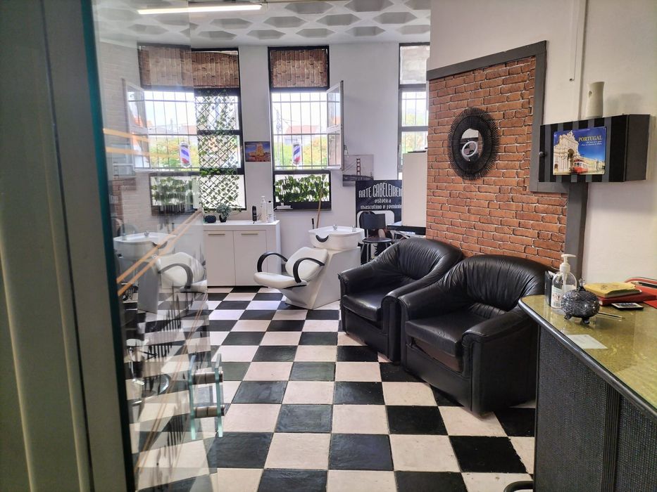 Barbearia para Trespasse ou Aluguer – Centro Comercial Bela Vista (Afonsoeiro, Montijo)