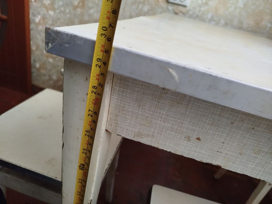 Кухонний стіл та 4 стільці