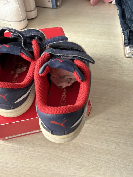 дитячі сині кросівки бренду Puma