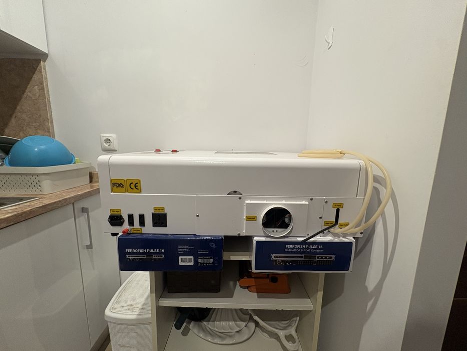 Maquina de corte e gravação a laser