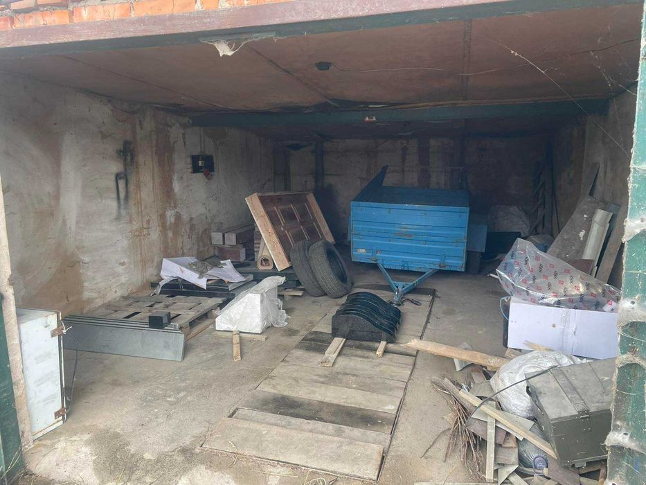 Продам гараж в кооперативі. Верхні гаражі.