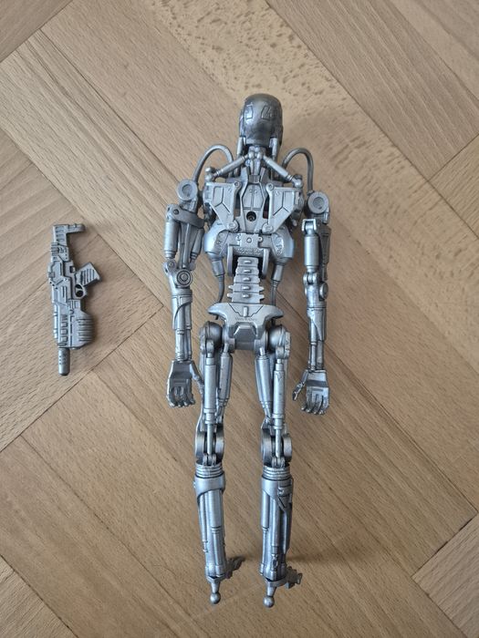 Terminator Salvation - T-RIP 10" 2009 figurka