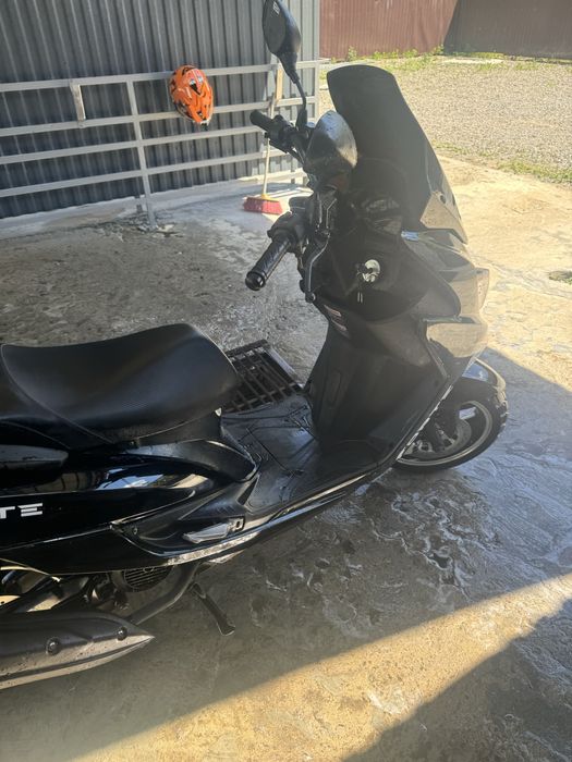 Продам Скутер 150 Кубв