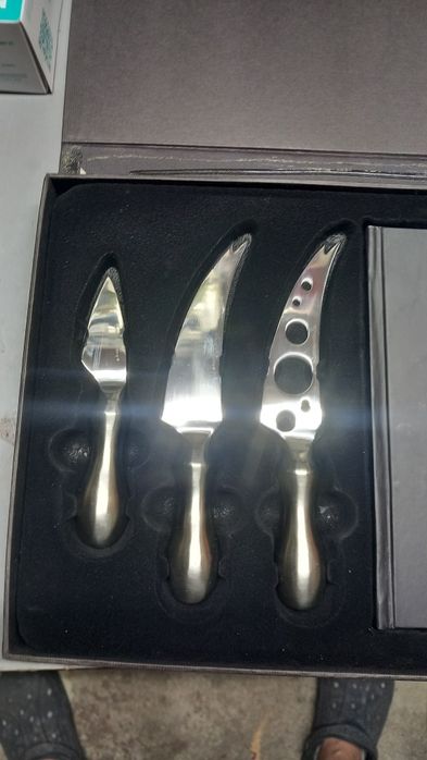 Komplet  nozy do sera