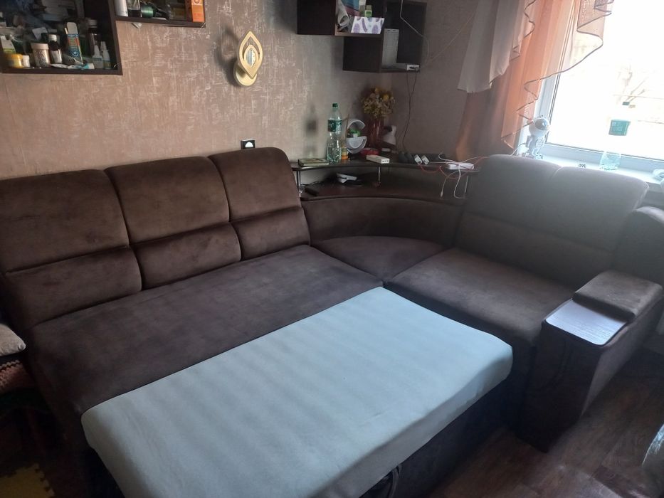 Кутовий диван в хорошому стані