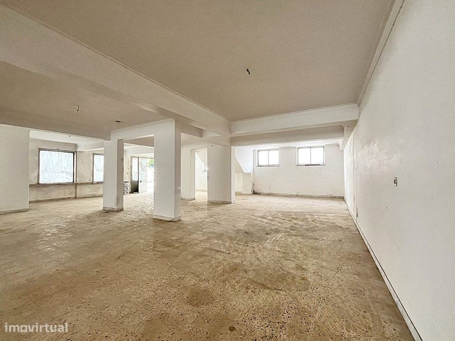 Espaço Comercial com 210 m² em Agualva — Agualva E Mira-Sintra, Lisboa