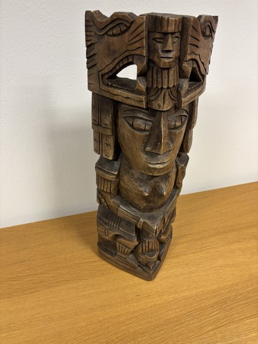 Estatua de madeira do Mexico