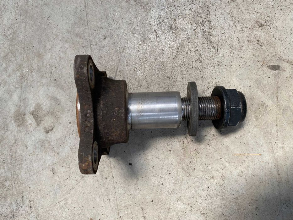 Czop Czpień Piasty Tylnej Ford Transit MK7 06-13r.