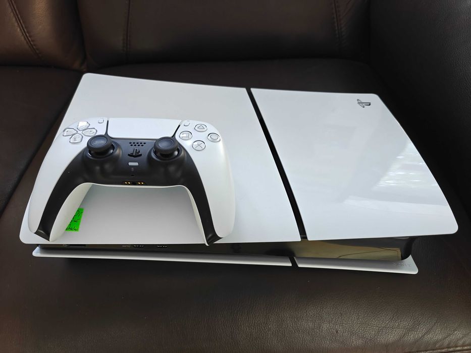 konsola PS5 Playstation 5 1TB zestaw po czyszczeniu