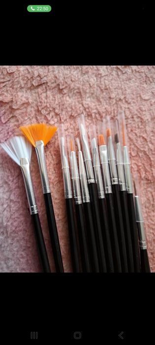 Pędzelki do zdobienia paznokci