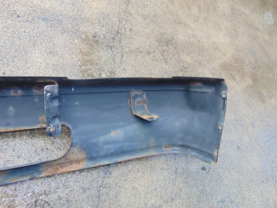 Nissan Vanette para-choques