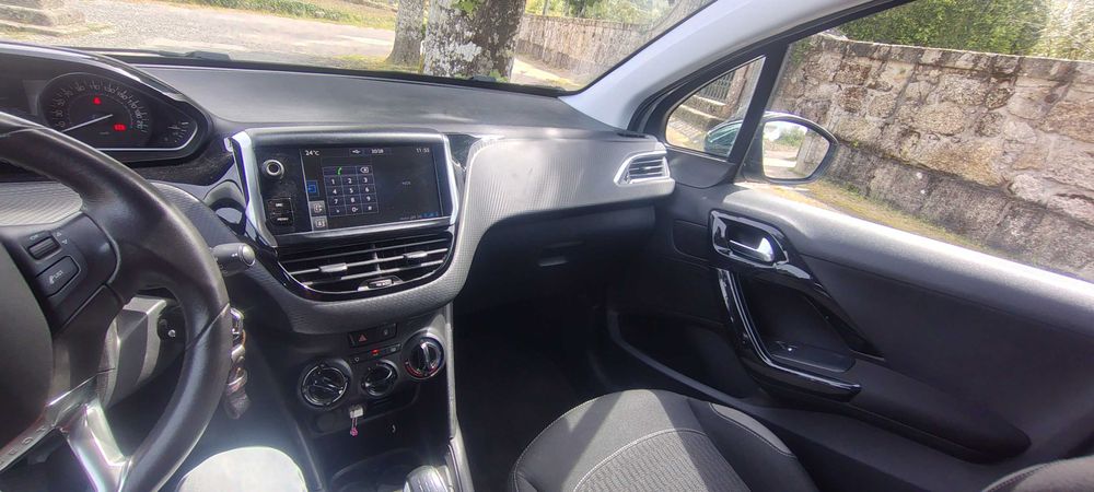 Peugeot 208 stily 1.6 bluehdi
