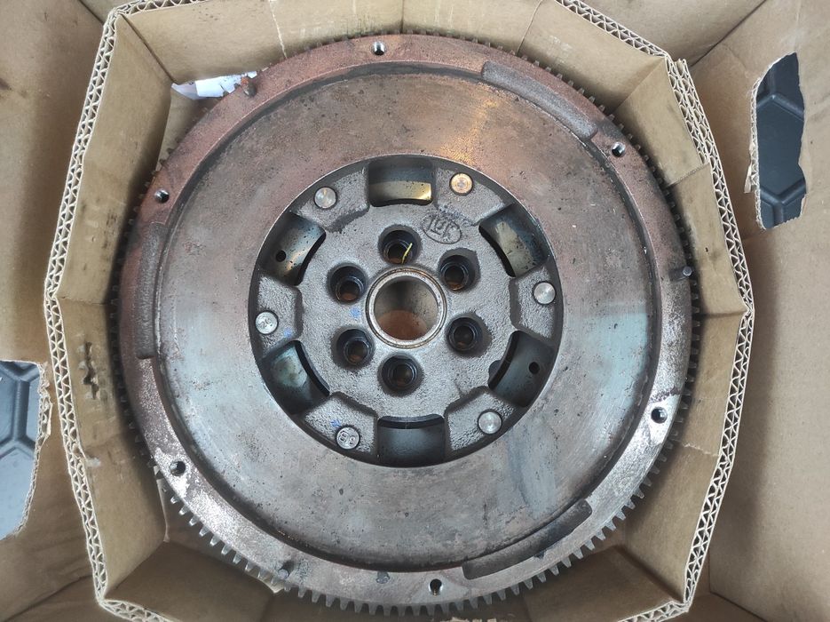 Зчеплення та маховик LuK на Volkswagen Passat b7 2.0 tdi