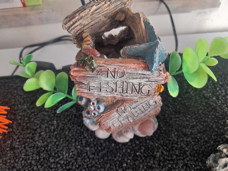 Aquário para peixes (inclui acessórios, filtro, aquecedor)