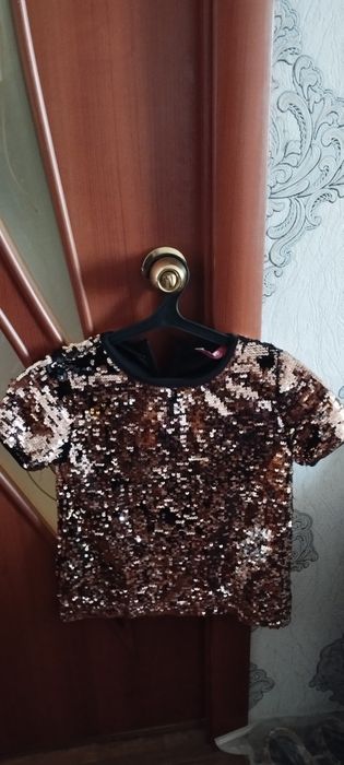 Футболка с паетками