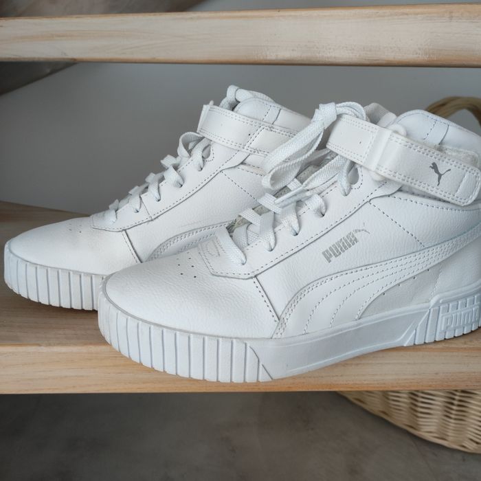 Sneakersy białe Puma Carina
