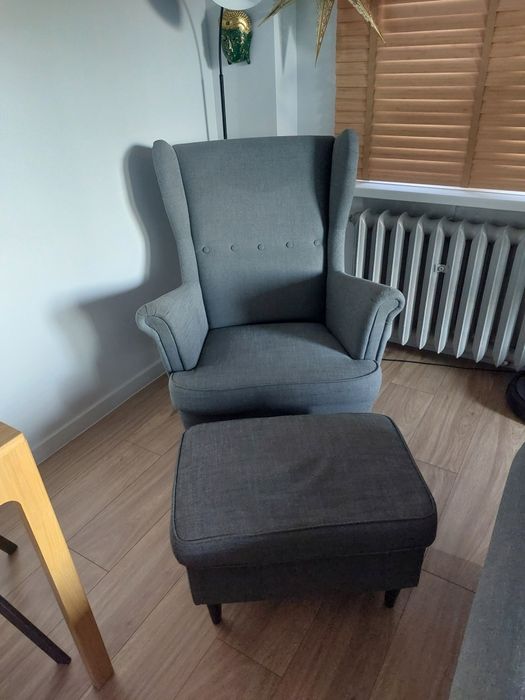 Fotel uszak Strandmon Ikea + podnóżek