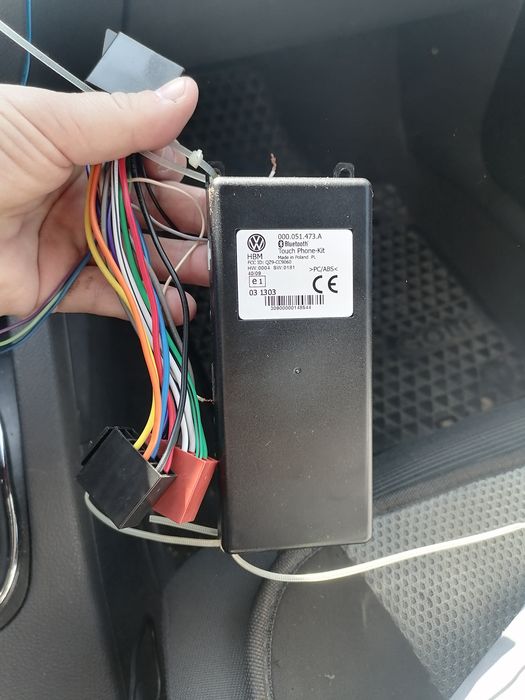Zestaw głośnomówiący VW Golf 5 touch Phone kit