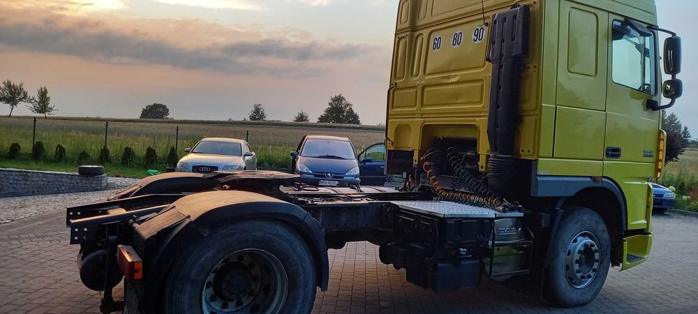 DAF XF 105 na części Katalizator Zbiornik półoś drzwi spojler resor siodło przesuwne zawór oś belka