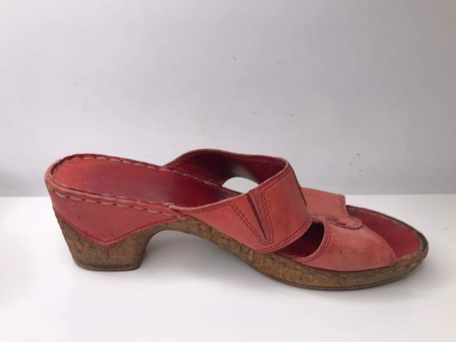 Klapki skorzane Tamaris  Rozmiar 39