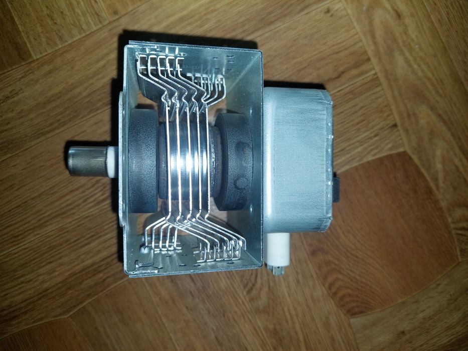 Магнетрон микроволновки 2M219j