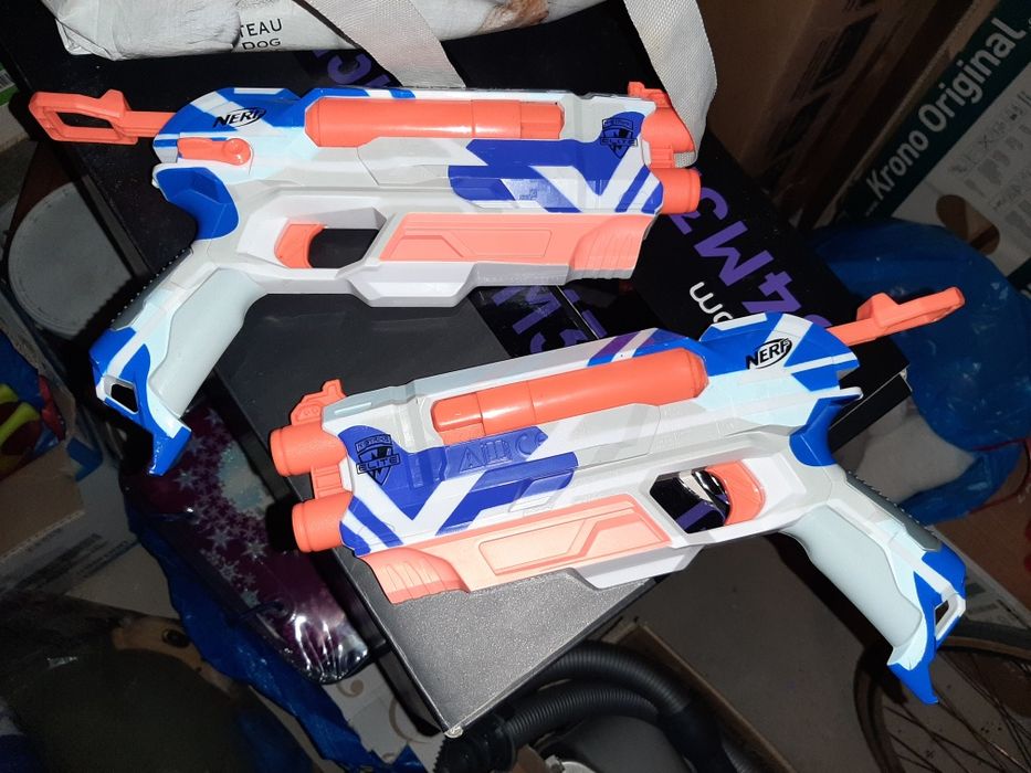 Pistolety Nerf w pełni sparwne