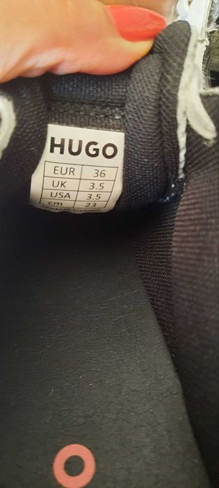 Ténis Hugo de menino  em 36 como novos