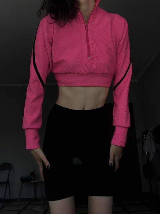 Укорочена спортивна кофтинка